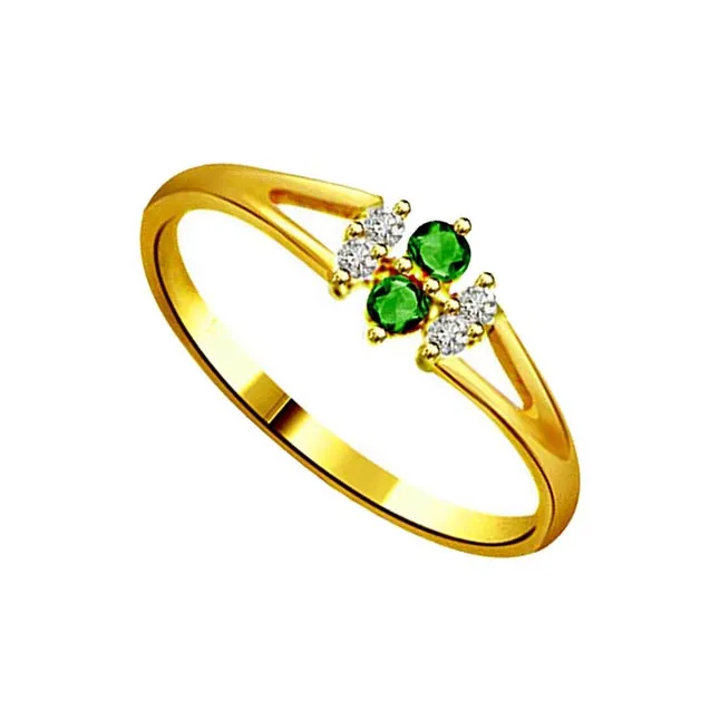 Glittering Greenery Trendy Diamond & Emerald Ring (SDR1099)