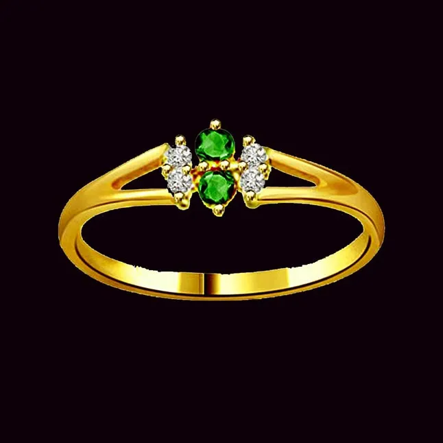 Glittering Greenery Trendy Diamond & Emerald Ring (SDR1099)