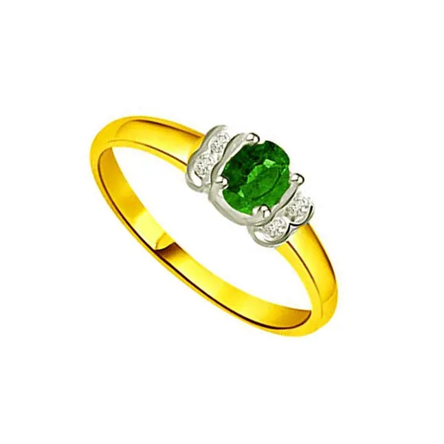 Timeless Radiance Trendy Real Diamond & Emerald Ring (SDR1101)