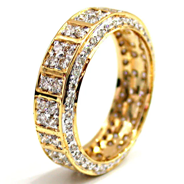 Your Majesty Real Diamond Ring in 18kt Yellow Gold (SDR112)