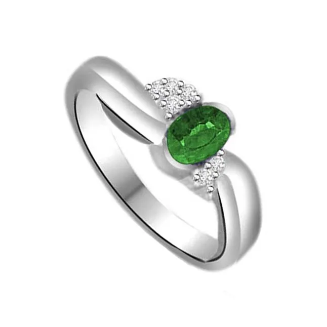 Star Splash 0.18cts Real Diamond & Green Emerald Gold Ring (SDR1155)