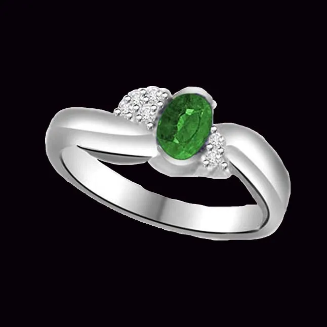 Star Splash 0.18cts Real Diamond & Green Emerald Gold Ring (SDR1155)
