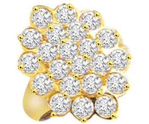 Flower Shaped Diamond Engagement rings In 18k Gold