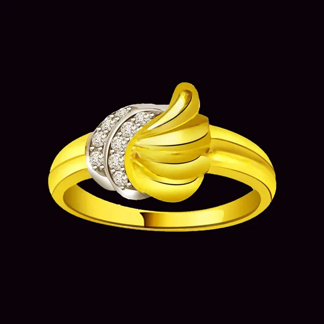 Trendy Real Diamond 18kt Gold Ring (SDR696)