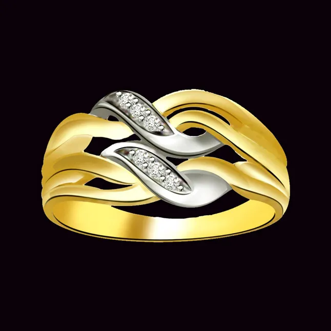 Trendy Real Diamond 18kt Gold Ring (SDR703)