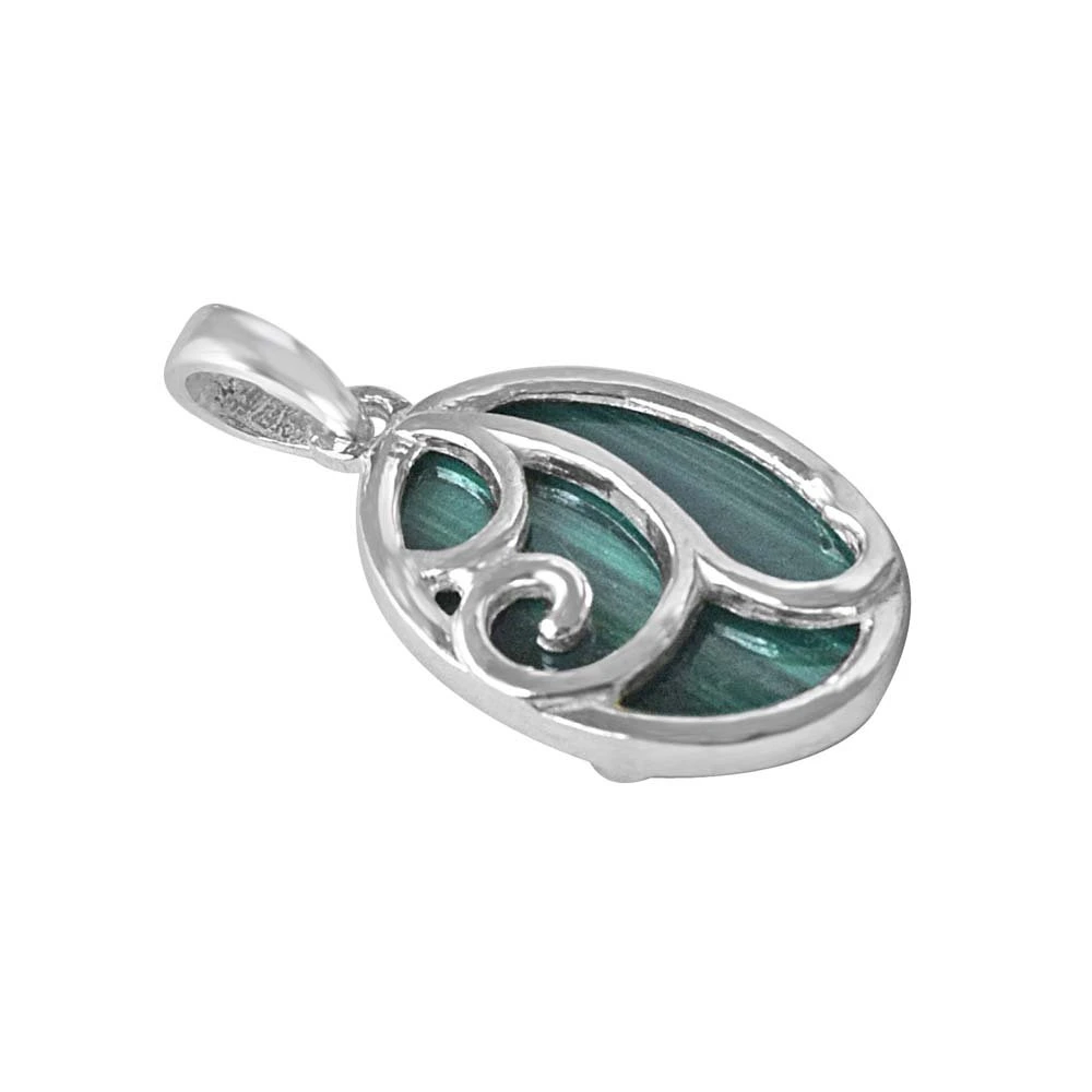 Green Oval Malachite & Silver Pendant with 18 IN Silver Finished chain (SDS230)