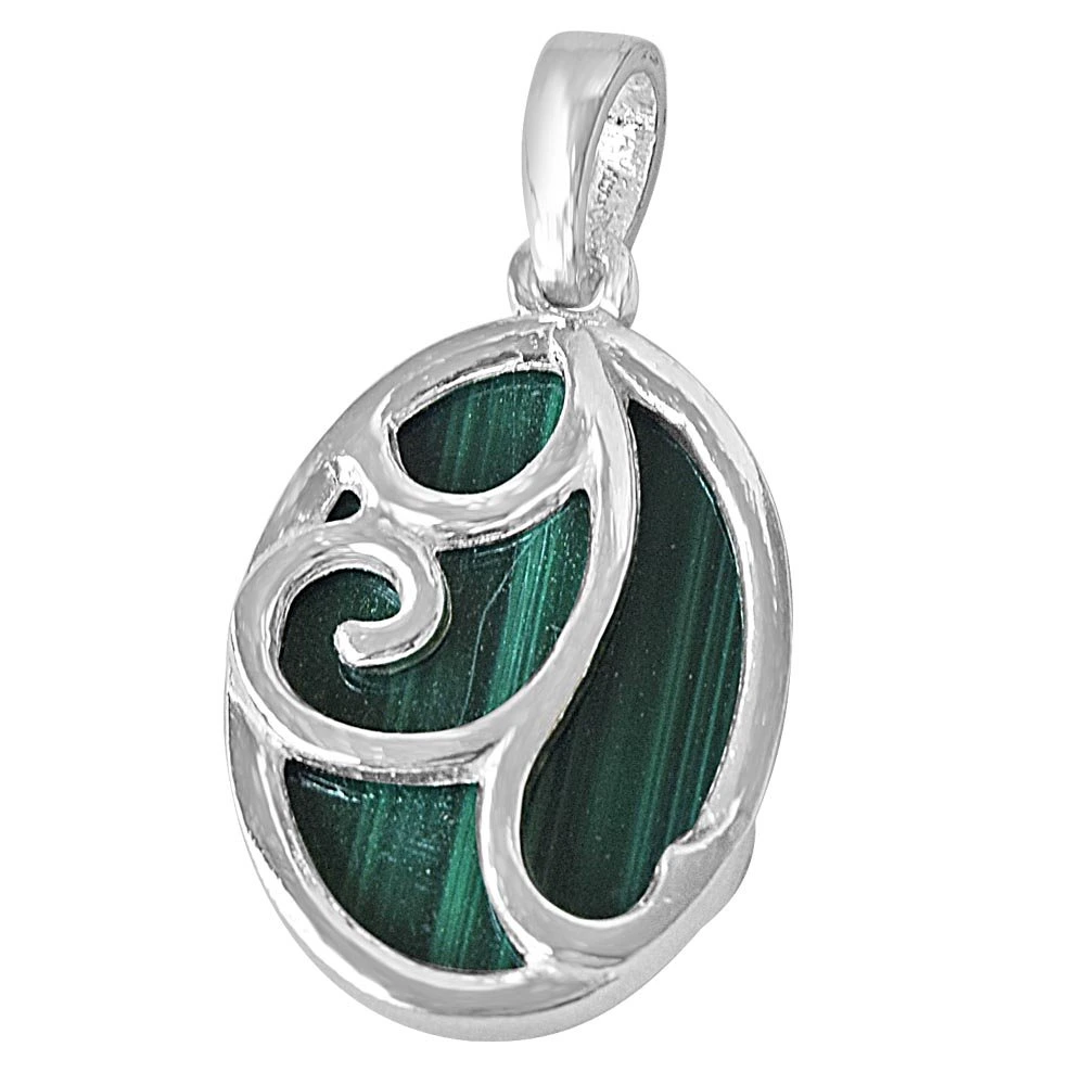 Green Oval Malachite & Silver Pendant with 18 IN Silver Finished chain (SDS230)