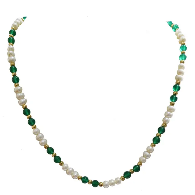 Single Line Real Freshwater Pearl, Onyx Beads & Gold Plated Beads Necklace (SN986)