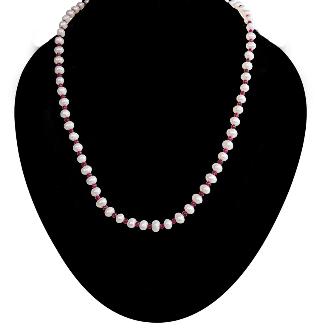 Luxe Allure: Single-Strand Pearl and Garnet Essence Necklace (SN1042)