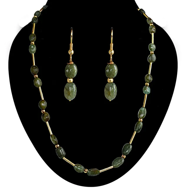 Lush Radiance: Emerald Enchantment Necklace Set for Women (SN1075)