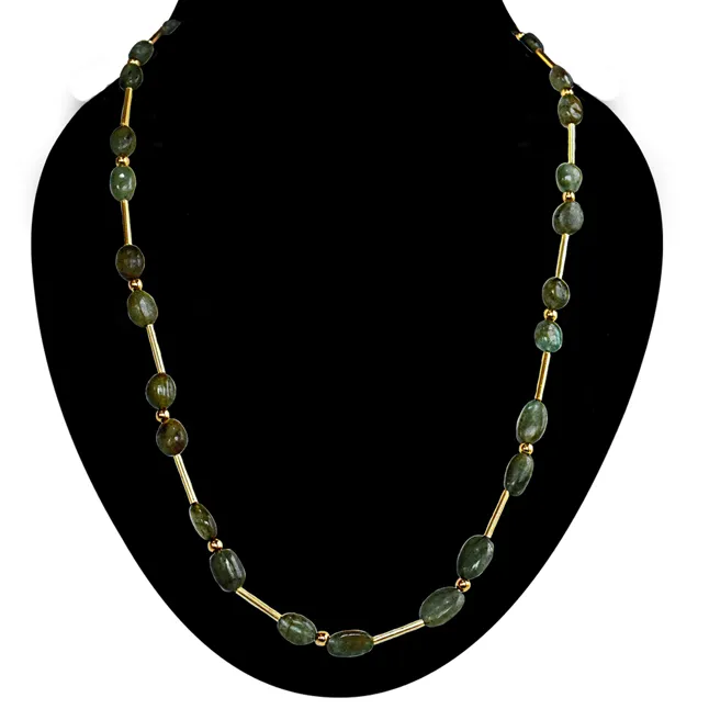 Lush Radiance: Emerald Enchantment Necklace Set for Women (SN1075)