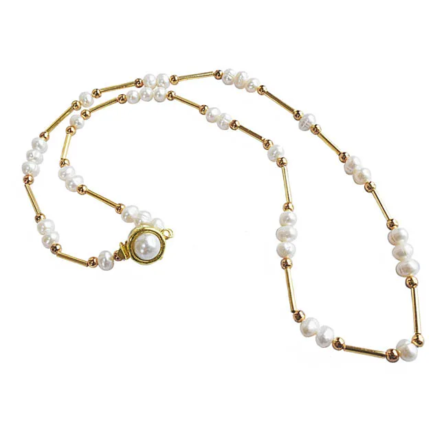 Golden Lustre: The Majestic Pearl Symphony Necklace (SN1076)