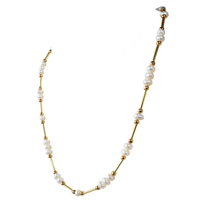 Golden Lustre: The Majestic Pearl Symphony Necklace (SN1076)