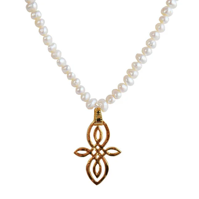 Graceful Sophistication: Real Freshwater Pearl Pendant Necklace