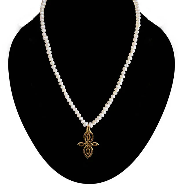 Graceful Sophistication: Real Freshwater Pearl Pendant Necklace