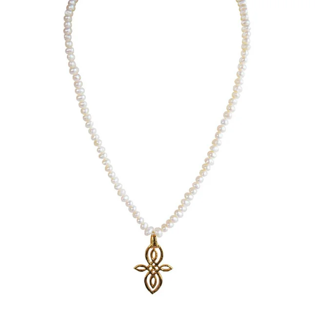 Graceful Sophistication: Real Freshwater Pearl Pendant Necklace