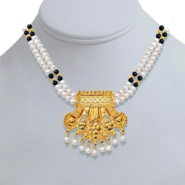 Traditional Delight - Gold Plated Pendant, Real Freshwater Pearl & Black Onyx beads Necklace for Women (SN126)