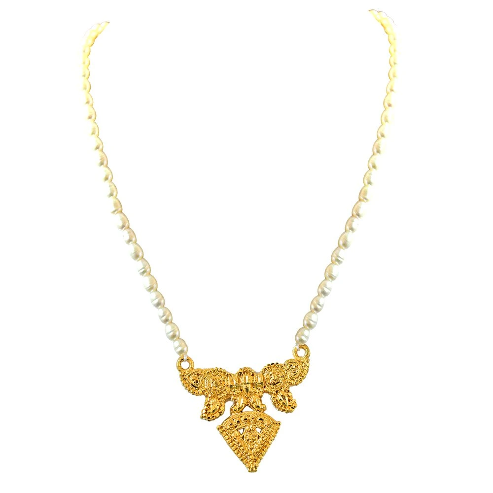Traditional Gold Plated Pendant & Real Rice Pearl Single Line Necklace with Pearl Studs (SN700)