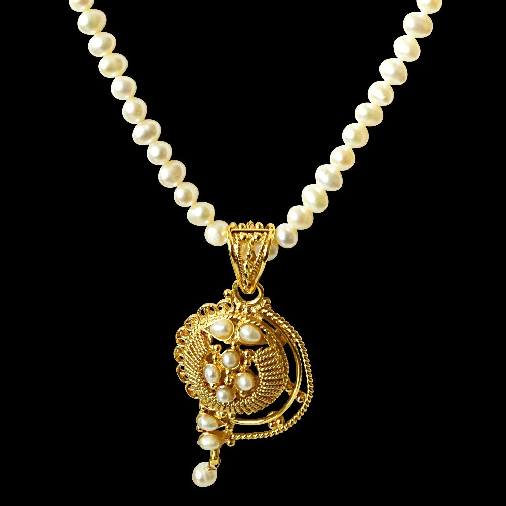 Gold Plated Pendant with Single Line Real Pearl Necklace for Women (SN795)