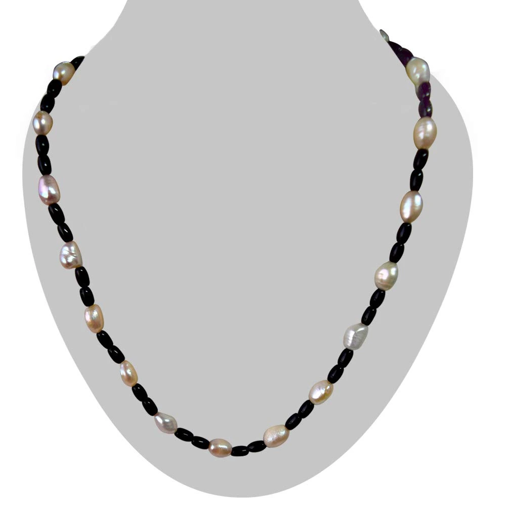 Single Line Real Natural Freshwater Pearl & Black Beads Necklace for Women (SN964)