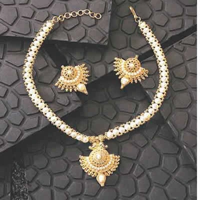 Innocent Wonder - Drop Shaped Gold Plated Pendant & Freshwater Pearl Necklace & Earring Set for Women (SP124)