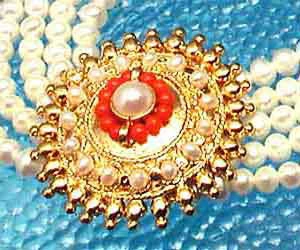 5 Line Pearl & Red Coral Beads with Gold Plated Pendant (SP191)