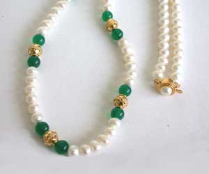 Royal Grace - Single Line Real Freshwater Pearl, Green Onyx Beads & Gold Plated Ball Necklace for Women (SN39)