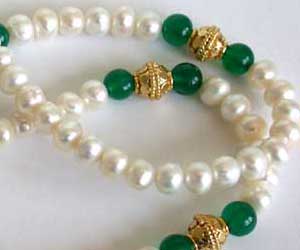 Royal Grace - Single Line Real Freshwater Pearl, Green Onyx Beads & Gold Plated Ball Necklace for Women (SN39)