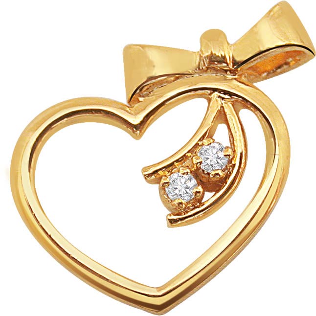 Unforgettable Heart Shaped Diamond Pendants in 18kt Gold