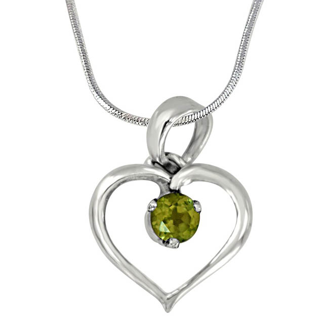 Princess of My World Heart Shaped Green Peridot & 925 Sterling Silver Pendant with 18 IN Chain (SDP411)