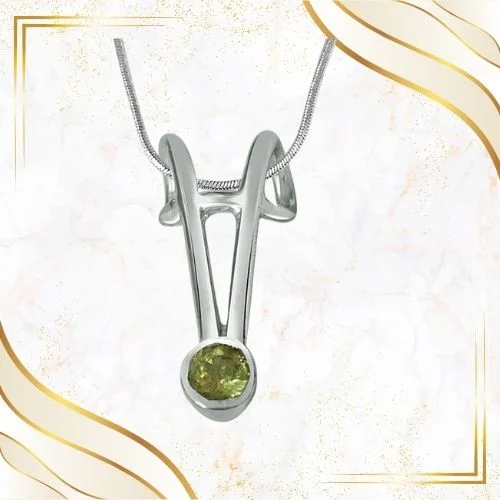 Green Tourmaline & Sterling Silver Pendant with 18 IN Chain (SDP379)
